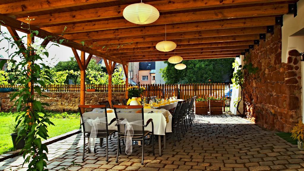 Excalibur Penzion A Restaurace Moravska Trebova Exterior photo