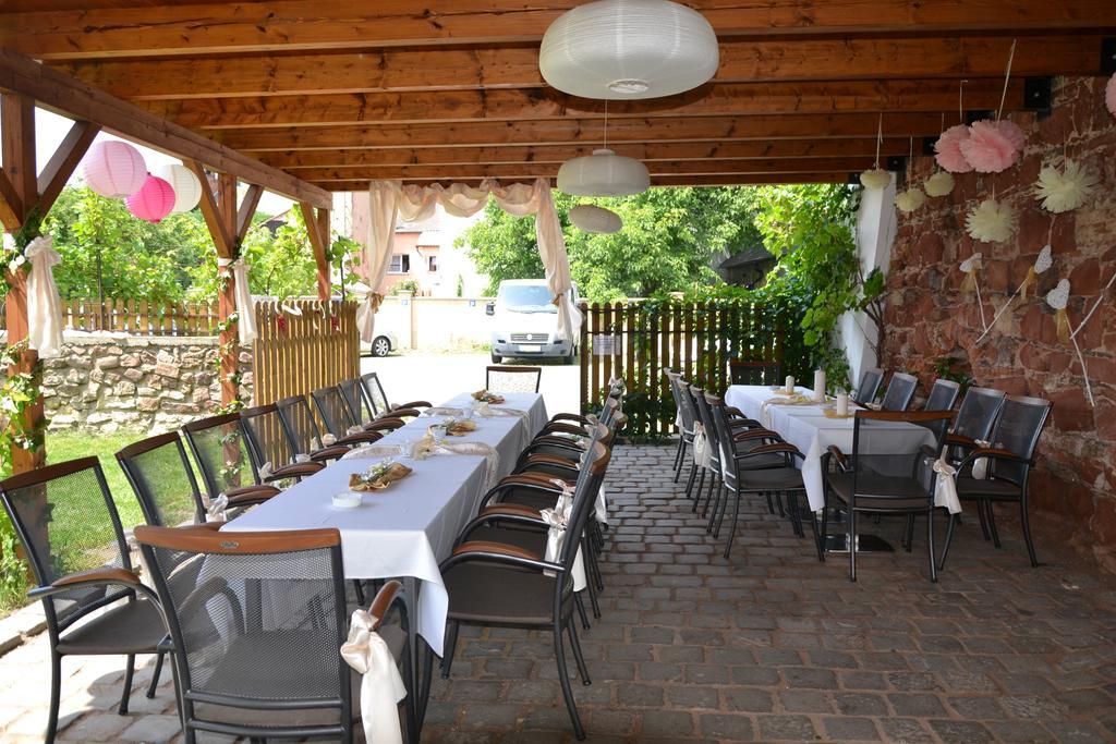 Excalibur Penzion A Restaurace Moravska Trebova Exterior photo